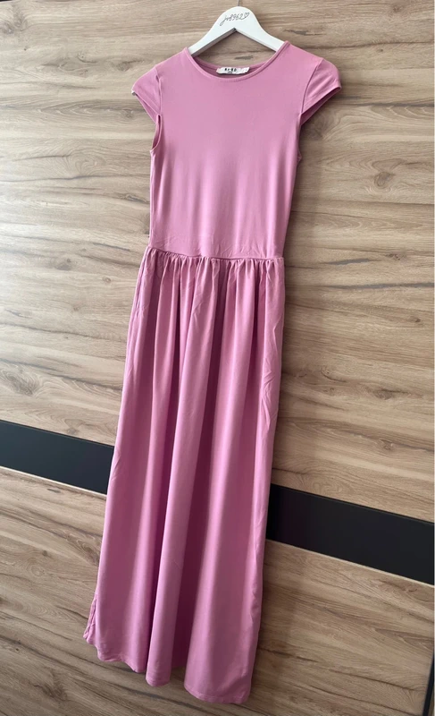 NA-KD maxi šaty růžové — detail