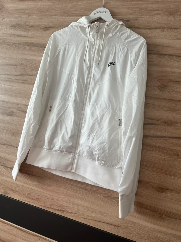 Lehká bunda Nike Windrunner