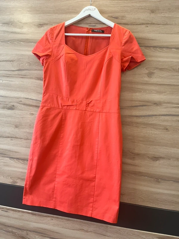 Elegantní šaty Betty Barclay