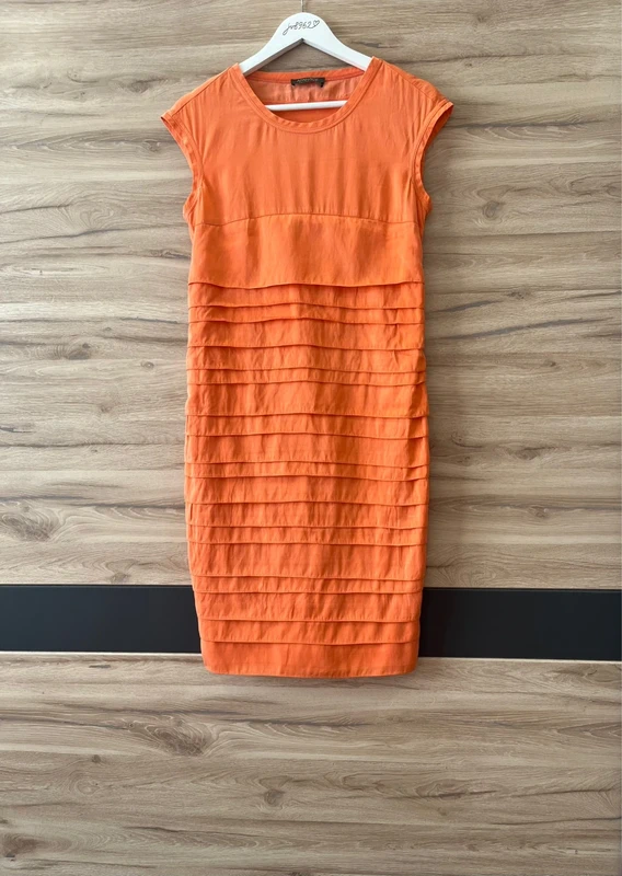 Apanage šaty — detail