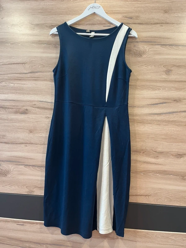 Tmavě modré šaty Bodyflirt boutique