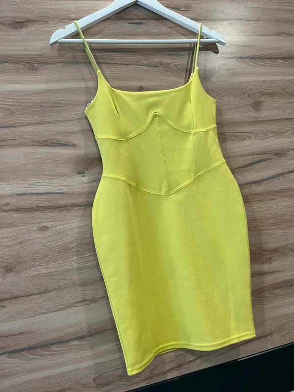 Missguided korzetové mini šaty — fotka 2