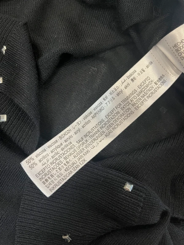 Zara svetřík s jemnými aplikacemi — fotka 5