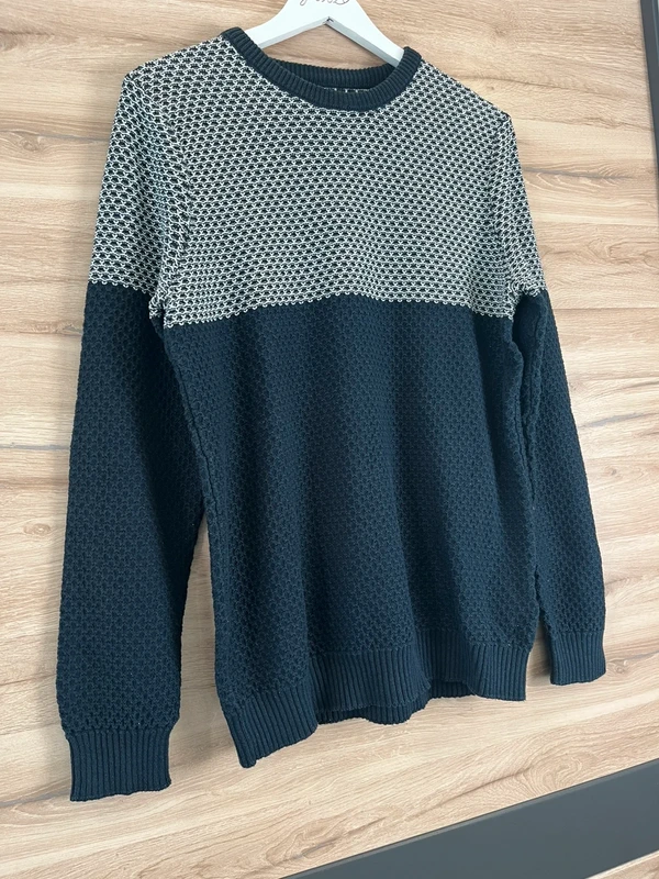 Clockhouse svetr v kombinaci tmavě modré a bílé — fotka 2