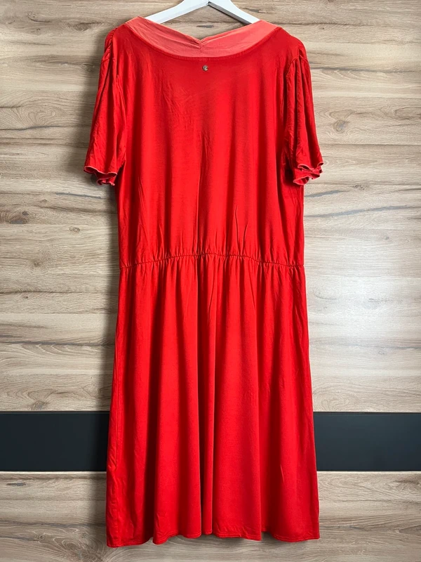 Červené šaty Sheego — fotka 3