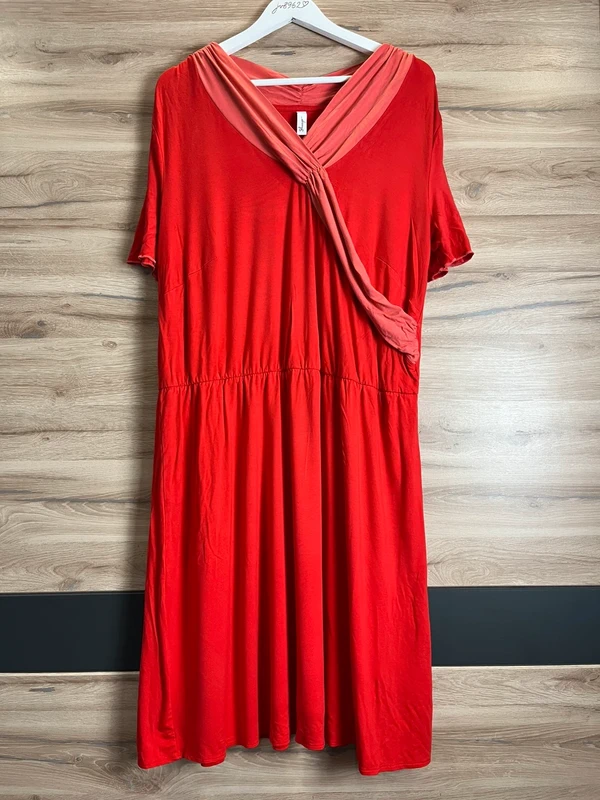 Červené šaty Sheego