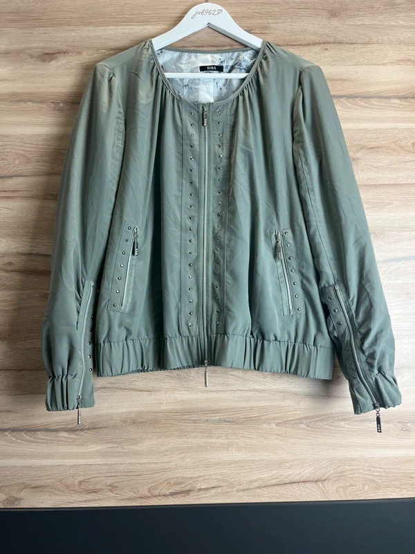 Biba bunda s cvočky khaki