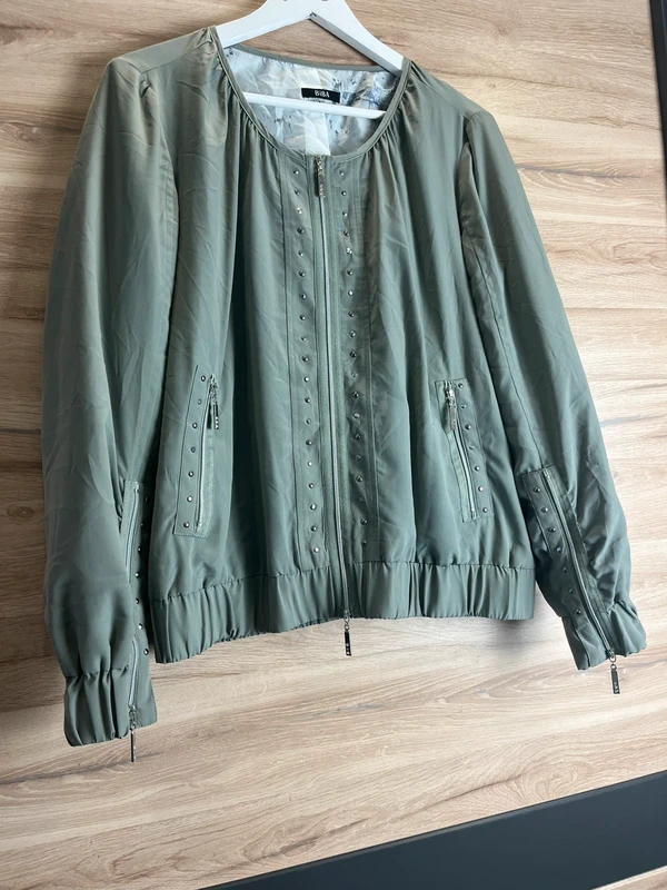 Biba bunda s cvočky khaki — detail