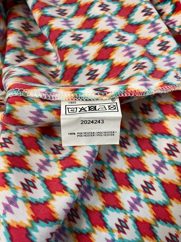 Tílko s barevným vzorem — fotka 4