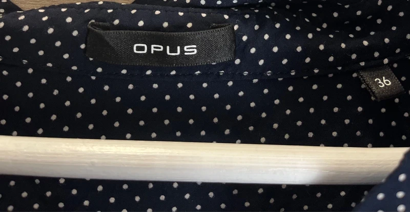 Opus – puntíkovaná tunika / delší blůza (tmavě modrá) — fotka 5