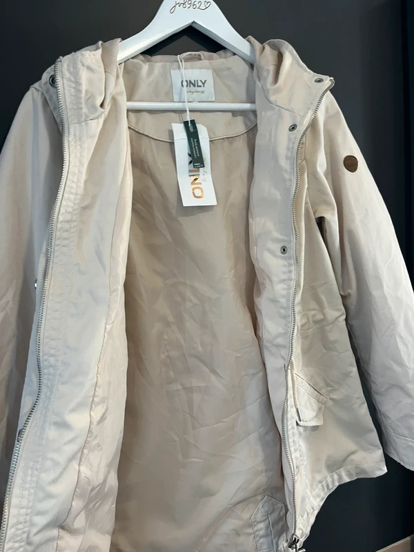 ONLY – lehká parka s kapucí (světlá béžová) — fotka 3