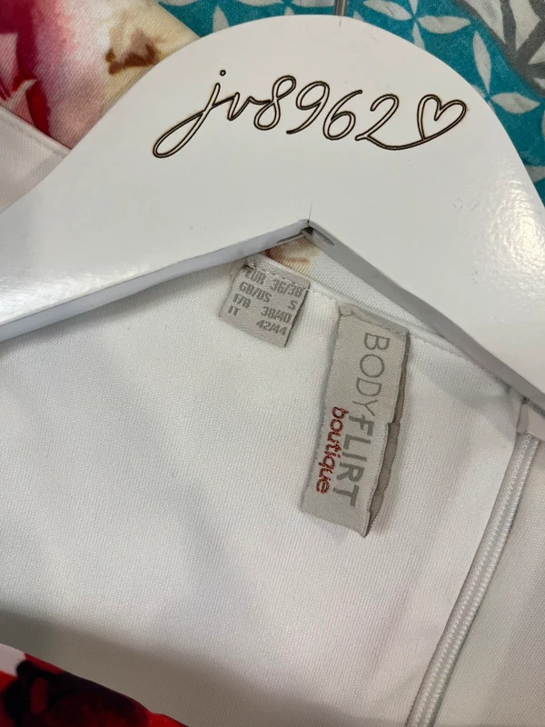 Bodyflirt Boutique – květované šaty — fotka 5