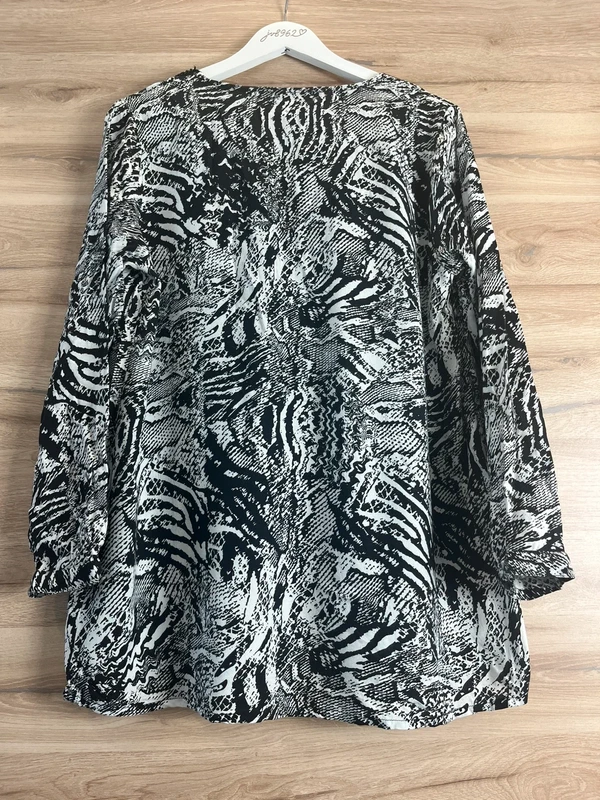 Vzdušná tunika / halenka s korálkovým zdobením — fotka 4