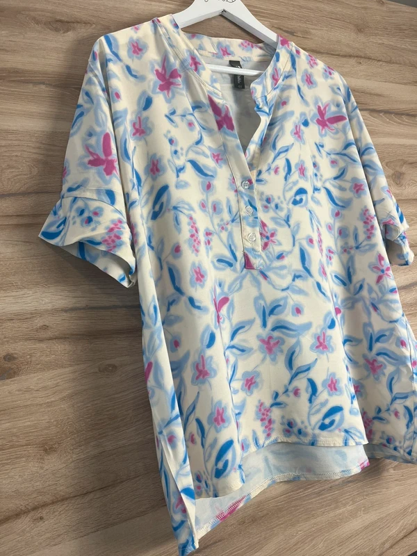 Lehká halenka s krátkým rukávem — fotka 2