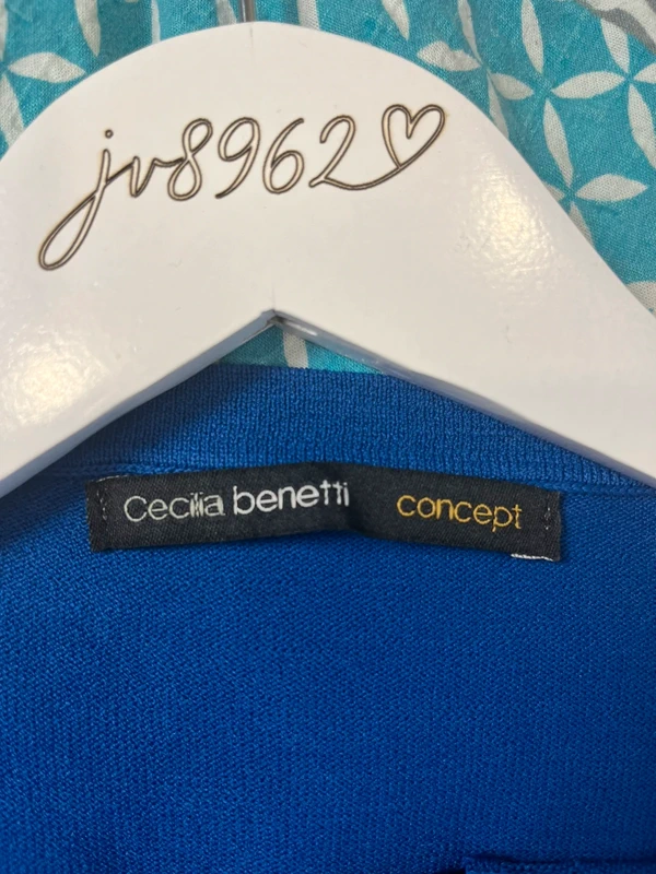 Cecilia Benetti Concept – elegantní modrý top — fotka 5