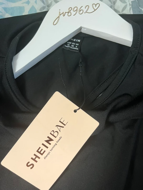 Shein Bae – černé body s dlouhým rukávem — fotka 4