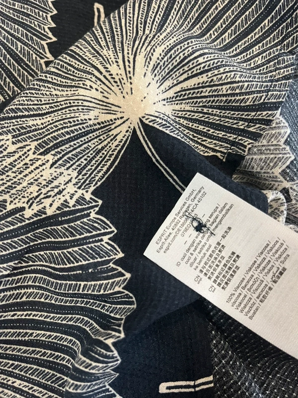 Halenka Esprit — fotka 5