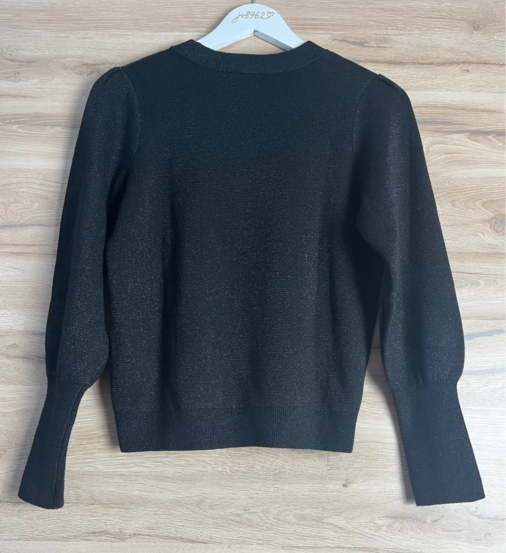 Černý svetr H&M s jemným třpytem — fotka 2