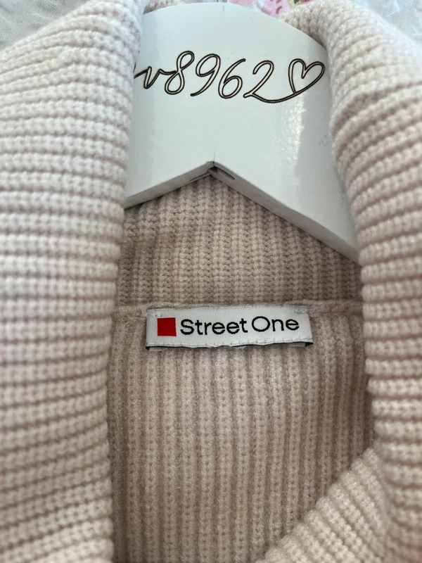 Světlý rolákový svetr značky Street One — fotka 5