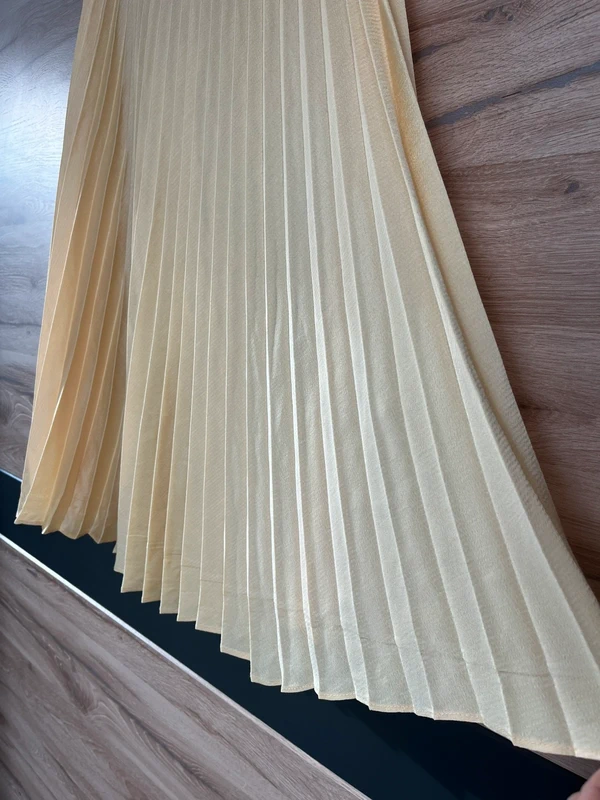 Neo Noir plisovaná sukně — fotka 3