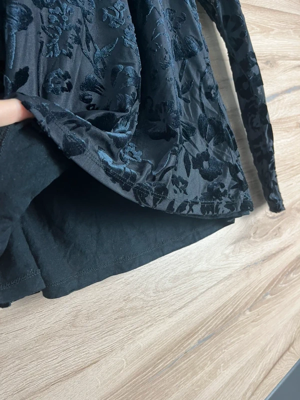 InWear černý top s květinovým vzorem — fotka 3