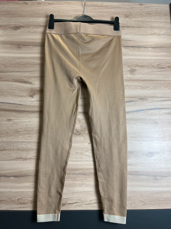 Sportovní žebrované legíny H&M Sport — fotka 2