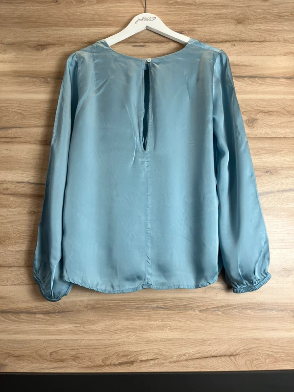 Naja Lauf – hedvábně jemná halenka z modalu — fotka 2