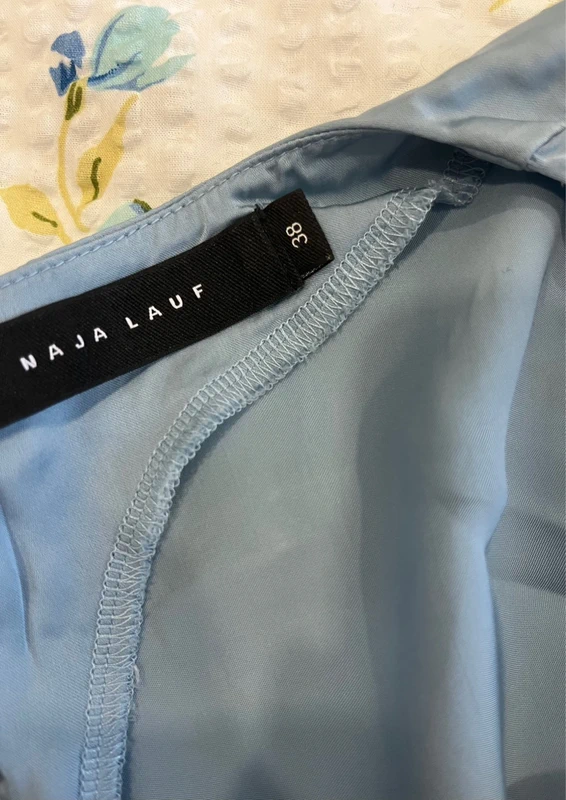 Naja Lauf – hedvábně jemná halenka z modalu — fotka 5