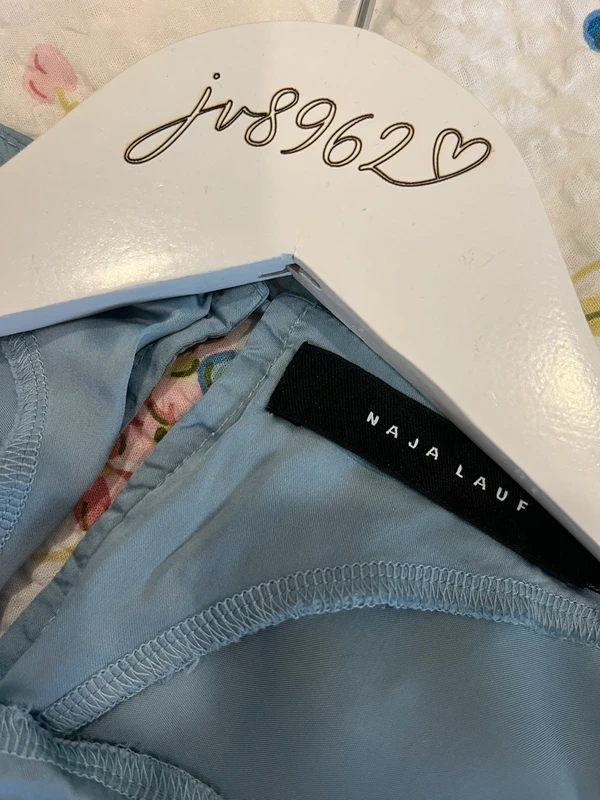 Naja Lauf – hedvábně jemná halenka z modalu — fotka 4