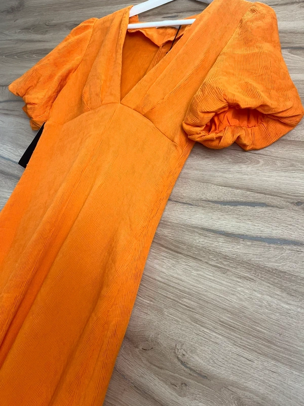 NA-KD midi šaty — fotka 2