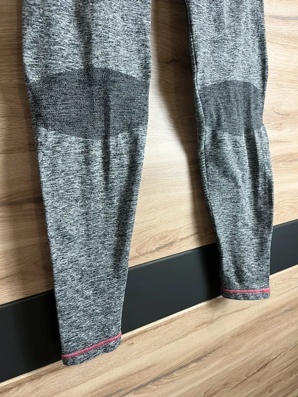 Značkové těhotenské sportovní legíny Mama·licious — fotka 3