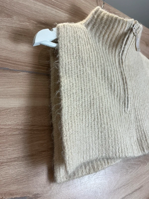 Krátká pletená vesta Divided by H&M — fotka 2