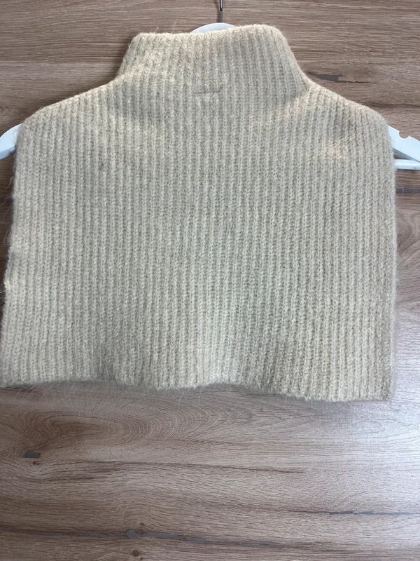 Krátká pletená vesta Divided by H&M — fotka 3