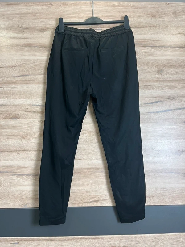 Černé pohodlné tepláky Vero Moda — fotka 2