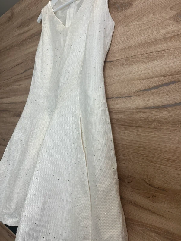 Elegantní šaty s podšívkou — fotka 3