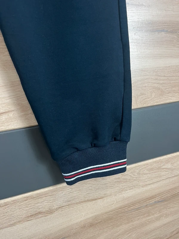 Pohodlné tepláky / joggery — fotka 3