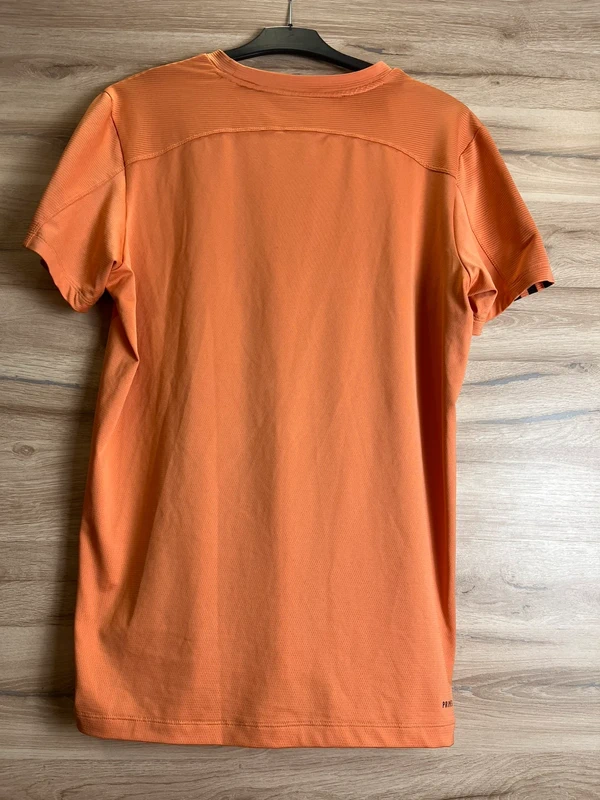 Lehké sportovní tričko z funkčního materiálu — fotka 2