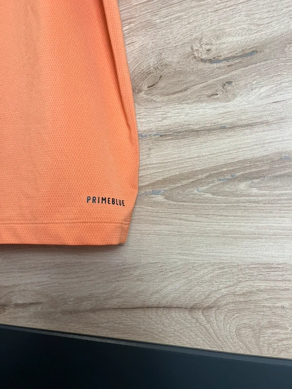 Lehké sportovní tričko z funkčního materiálu — fotka 5