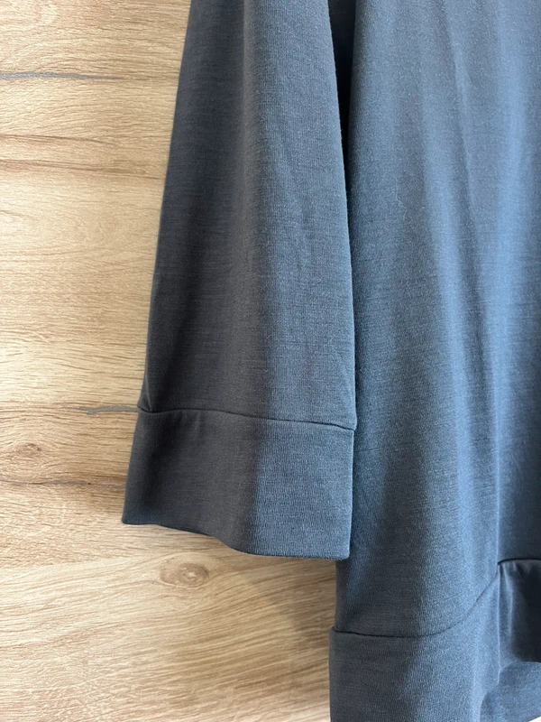 Pohodlné tričko s 3/4 rukávem v příjemném měkkém materiálu — fotka 3