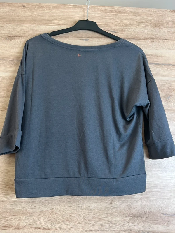 Pohodlné tričko s 3/4 rukávem v příjemném měkkém materiálu — fotka 2