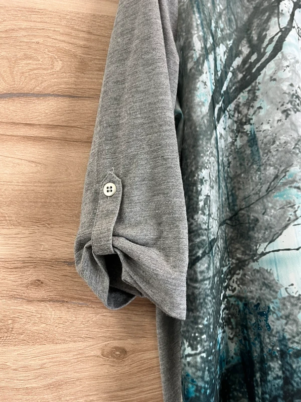 Top s potiskem šedo-tyrkysový — fotka 4