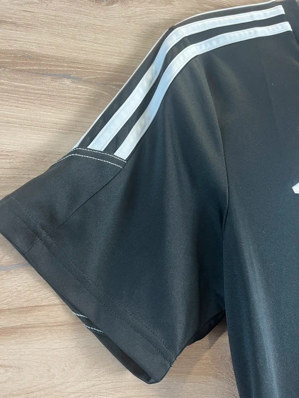 Sportovní tričko z lehkého funkčního materiálu — fotka 4