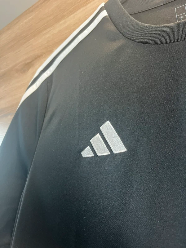 Sportovní tričko z lehkého funkčního materiálu — fotka 3