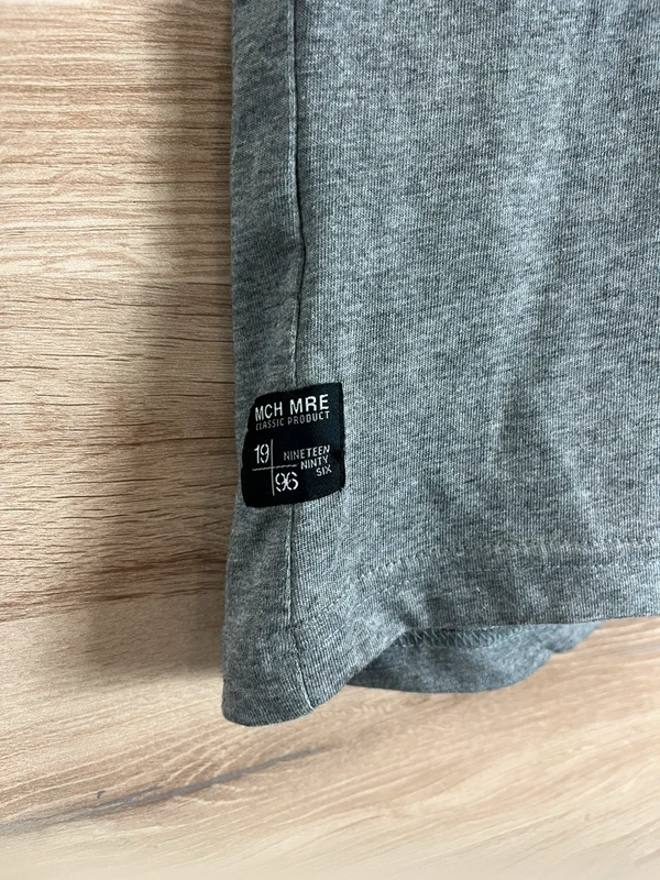 Much More tričko — fotka 3