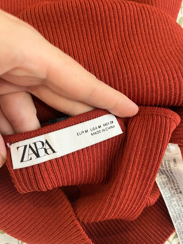 Zara žebrovaný top v cihlové — fotka 3