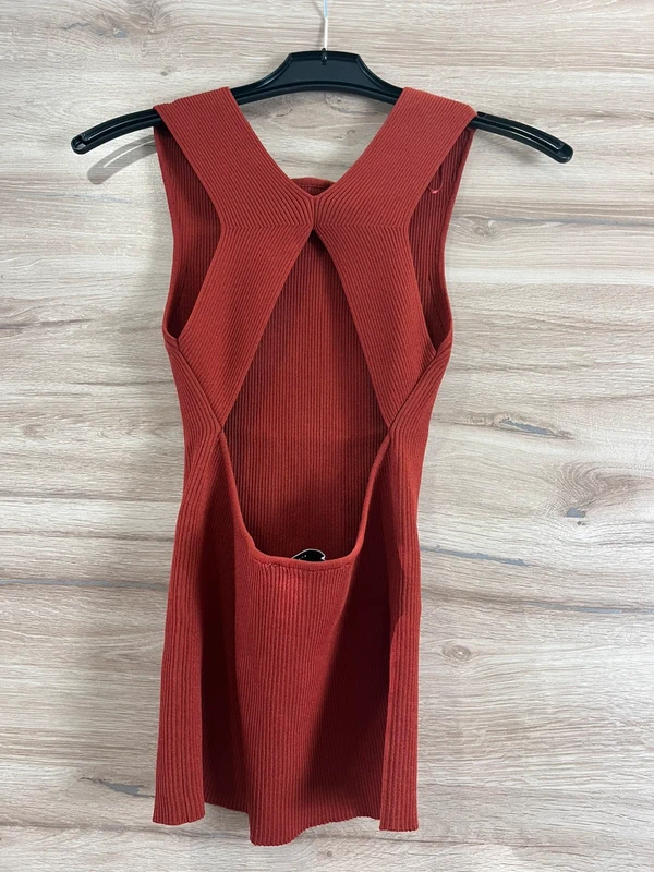 Zara žebrovaný top v cihlové — fotka 2