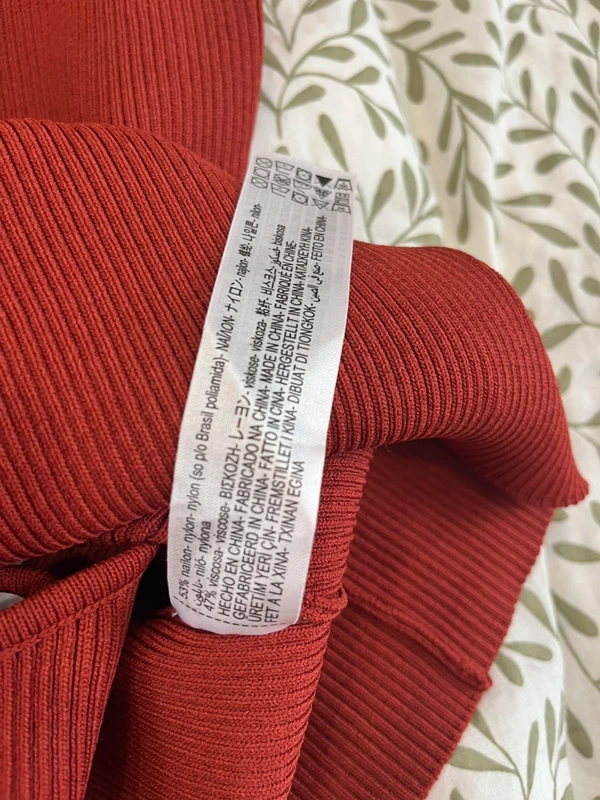 Zara žebrovaný top v cihlové — fotka 4