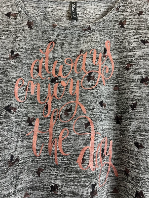 Jean Pascale svetrový top s nápisem — fotka 4