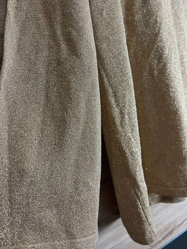 Zlatý třpytivý svetr MONA s ozdobeným výstřihem — fotka 3