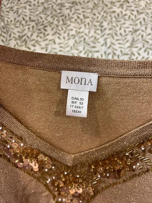 Zlatý třpytivý svetr MONA s ozdobeným výstřihem — fotka 4